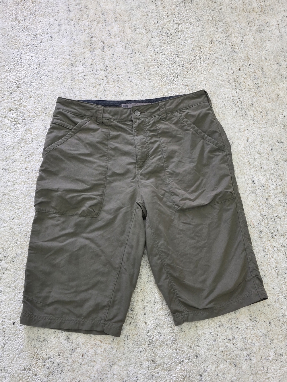 REI Size 36 Men's Olive Green Utility Shorts